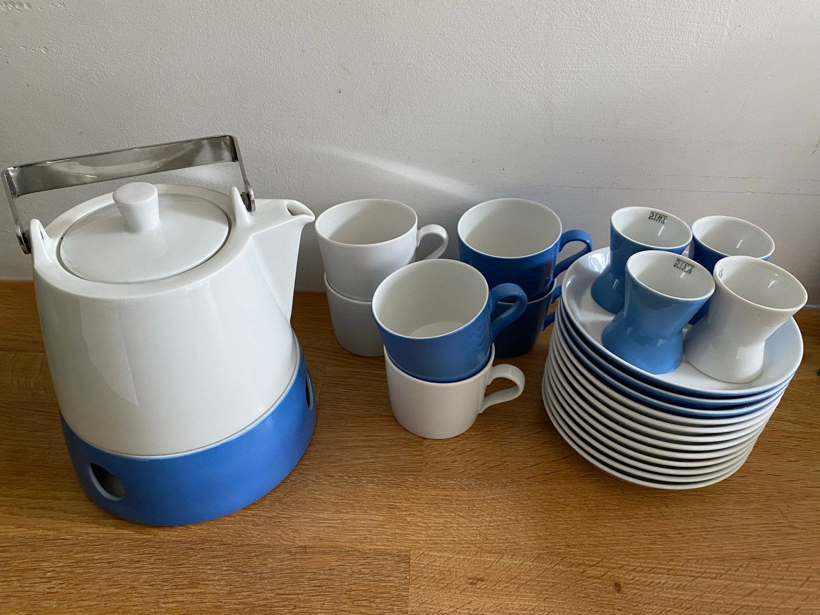 Arzberg Tric servies: theepot, kopjes en schotels, Verzenden, Arzberg, Zo goed als nieuw, Modern