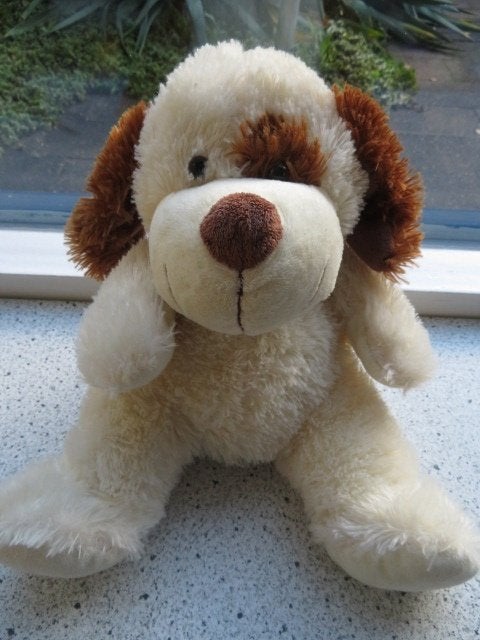 Handpop hond merk Bambia meet ca 34 cm gestrekt gemeten, Zo goed als nieuw, Middelgroot (20 tot 80 cm), Met label, Hond