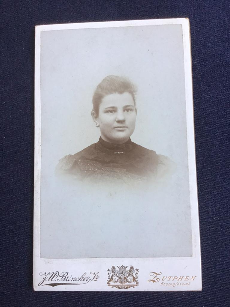 CDV, Dame, J.W. BRINCKER JR, ZUTPHEN, Carte de Visite, Verzenden, Voor 1940, Gebruikt, Foto