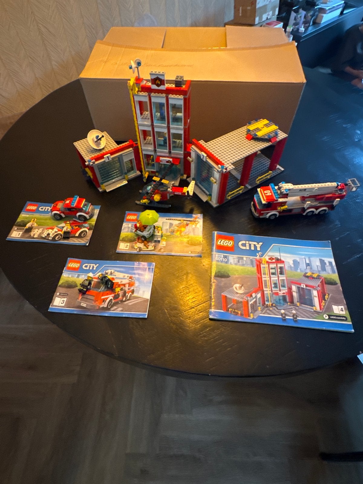 Lego City 60110 Brandweerkazerne - Compleet, City, Lego, Ophalen of Verzenden, Zo goed als nieuw