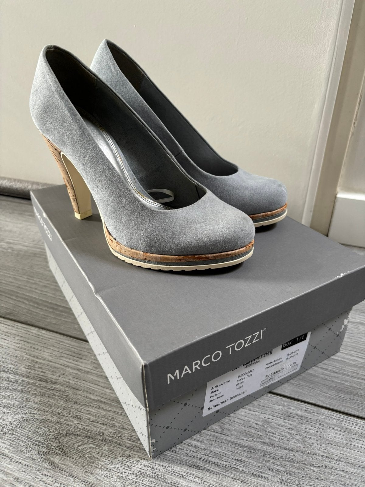 Leuke licht blauwe pumps maat 36, Ophalen of Verzenden, Zo goed als nieuw, Blauw