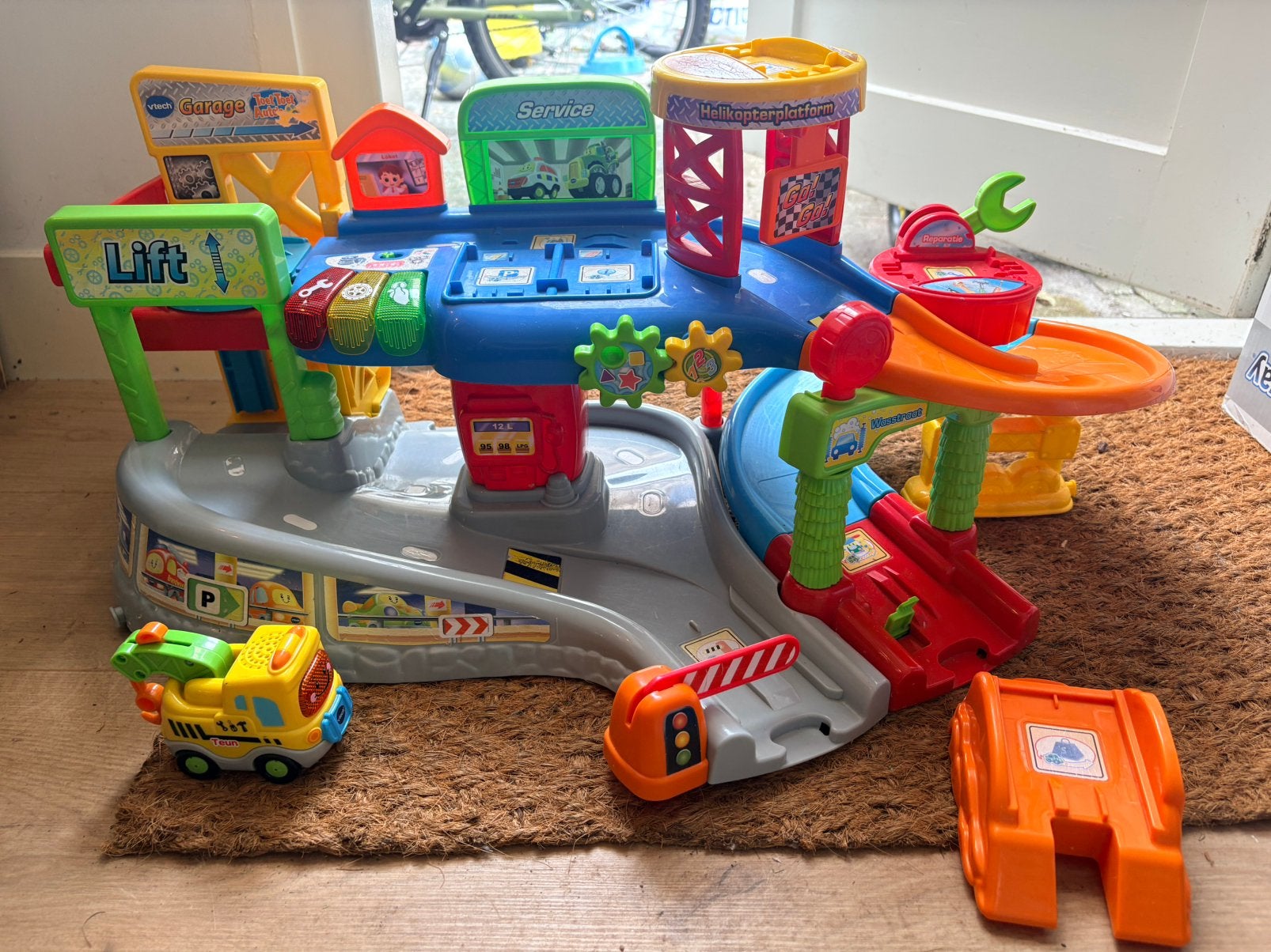 V-tech Garage met Teun takelwagen, Ophalen of Verzenden, Gebruikt, Speelset, Met geluid