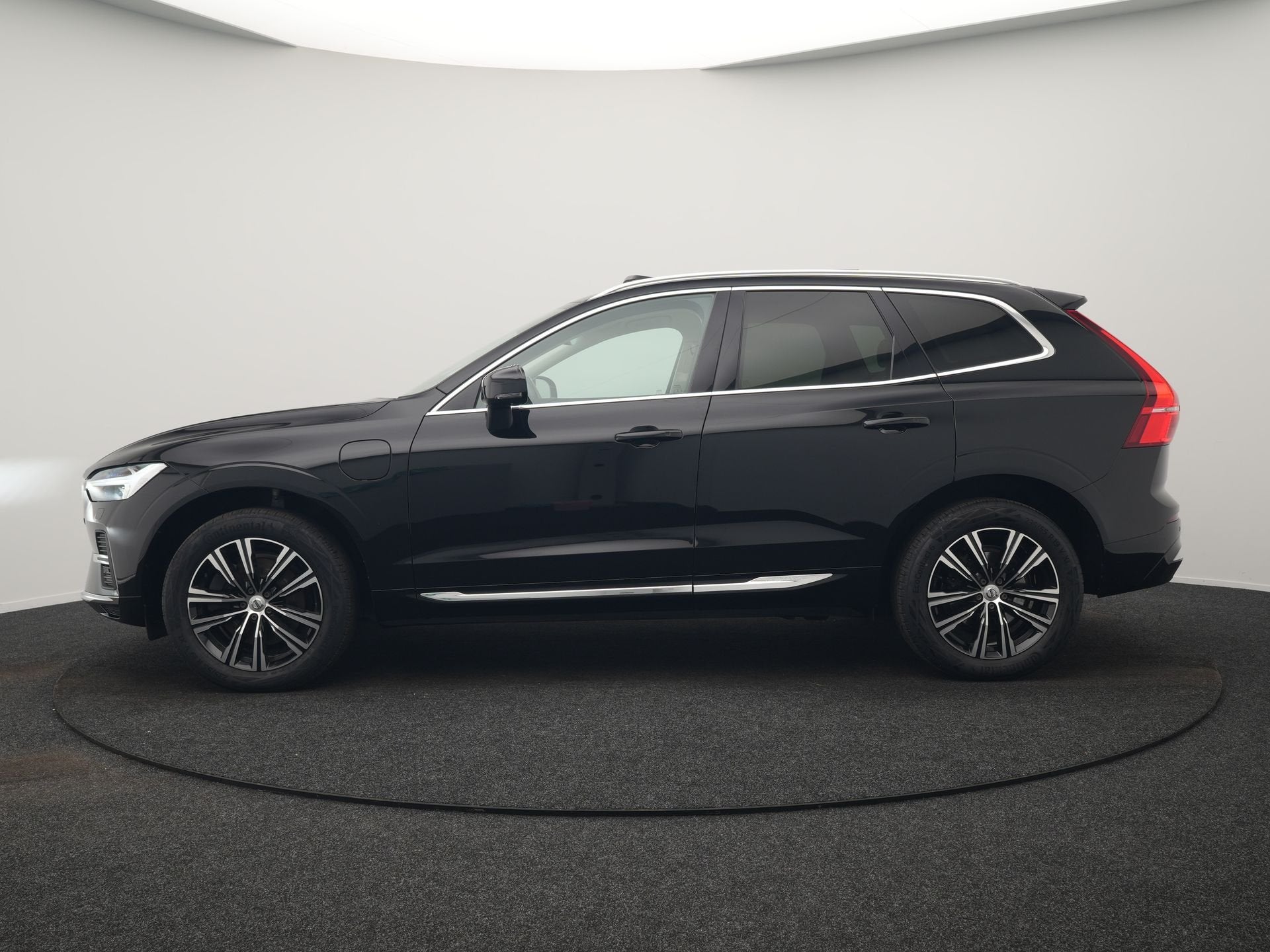 Volvo XC60 T6 AWD FACELIFT MODEL Inscription PHEV 350pk Deal, Automaat, Adaptive Cruise Control, Gebruikt, Zwart