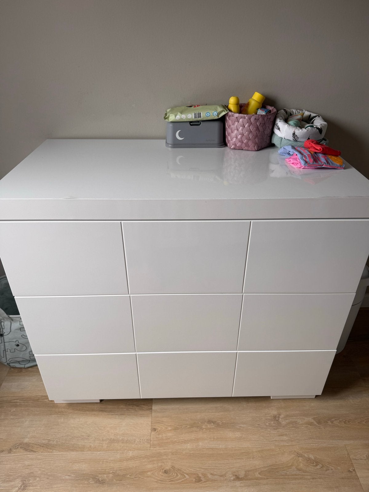 Witte Commode en Ledikant (Babykamer Set), Ophalen, 70 tot 85 cm, 140 tot 160 cm, Zo goed als nieuw