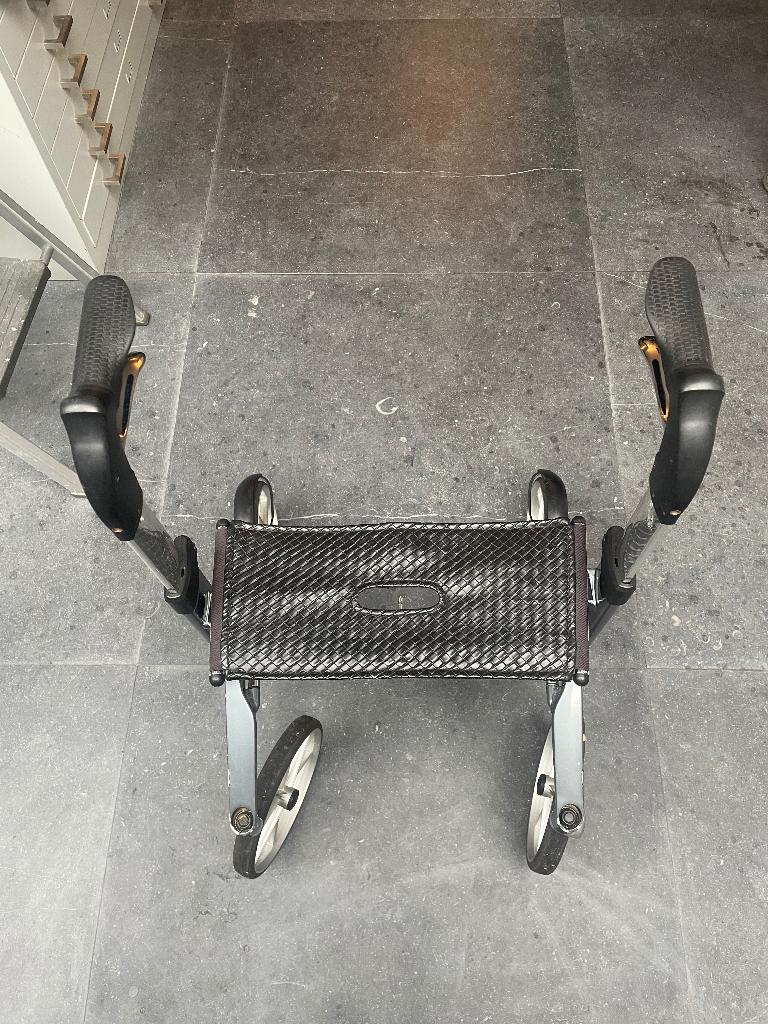 Trust buiten rollator, Ophalen, Opvouwbaar, Gebruikt