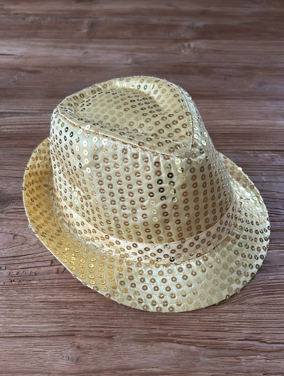 Gouden feesthoed carnaval verkleed hoed met pailletten, Ophalen of Verzenden, Nieuw, One size fits all