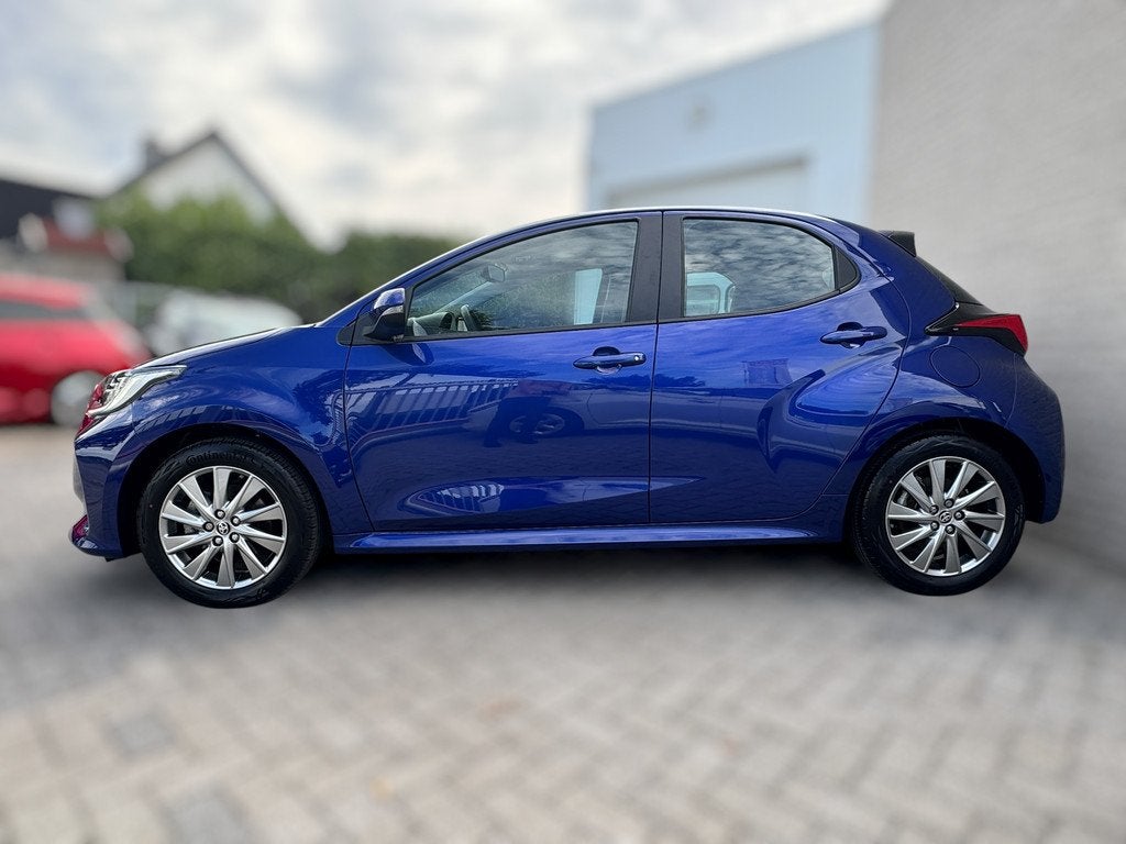 Toyota Yaris 1.5 Hybrid Active LED / CAMERA / CARPLAY / LMV, Gebruikt, Zwart, Blauw, 450 kg