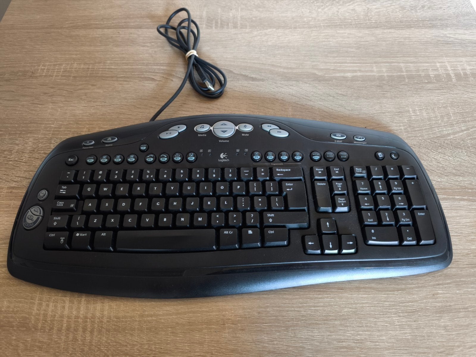 Logitech Media Keyboard Elite (Y-BN52) - Zo goed als nieuw, Logitech, Multimediatoetsen, Ophalen of Verzenden, Zo goed als nieuw