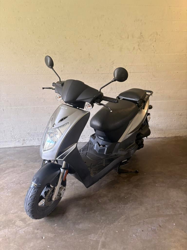 Kymco Aglity 50 - start makkelijk - rijd perfect, Fietsen en Brommers, Scooters | Kymco, Ophalen, Zo goed als nieuw, 50 cc, Maximaal 25 km/u