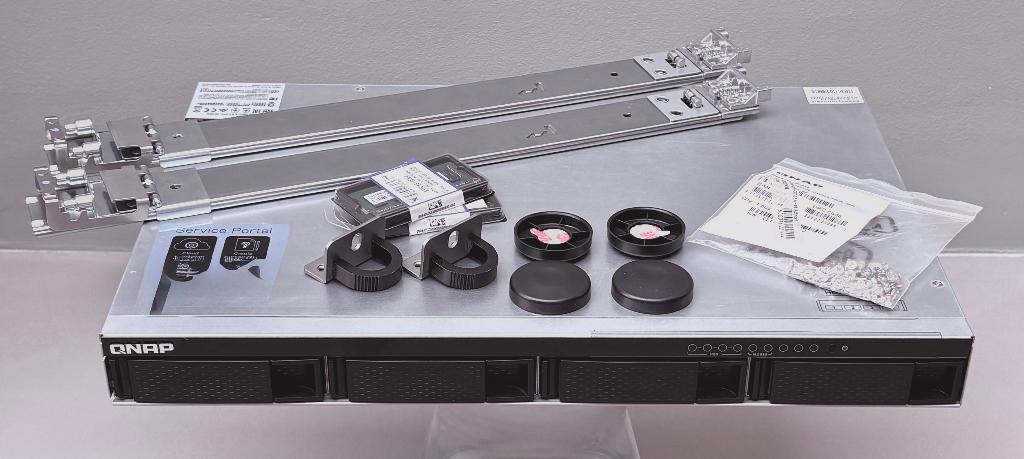 QNAP TS-451 DeU 8G - NAS voor 19" rack met korte diepte, Computers en Software, NAS, Ophalen of Verzenden, Zo goed als nieuw