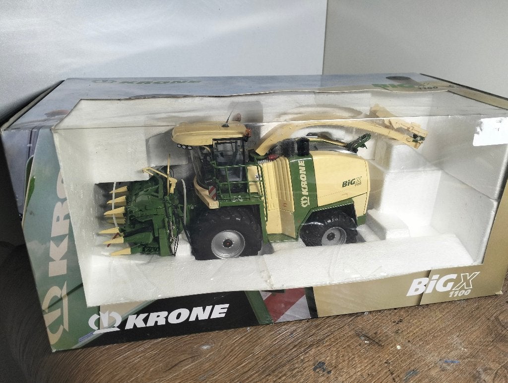 Te koop Krone 1100 Big X met mais bek .(A), Hobby en Vrije tijd, Modelauto's | 1:32, Ophalen of Verzenden, Zo goed als nieuw, Tractor of Landbouw
