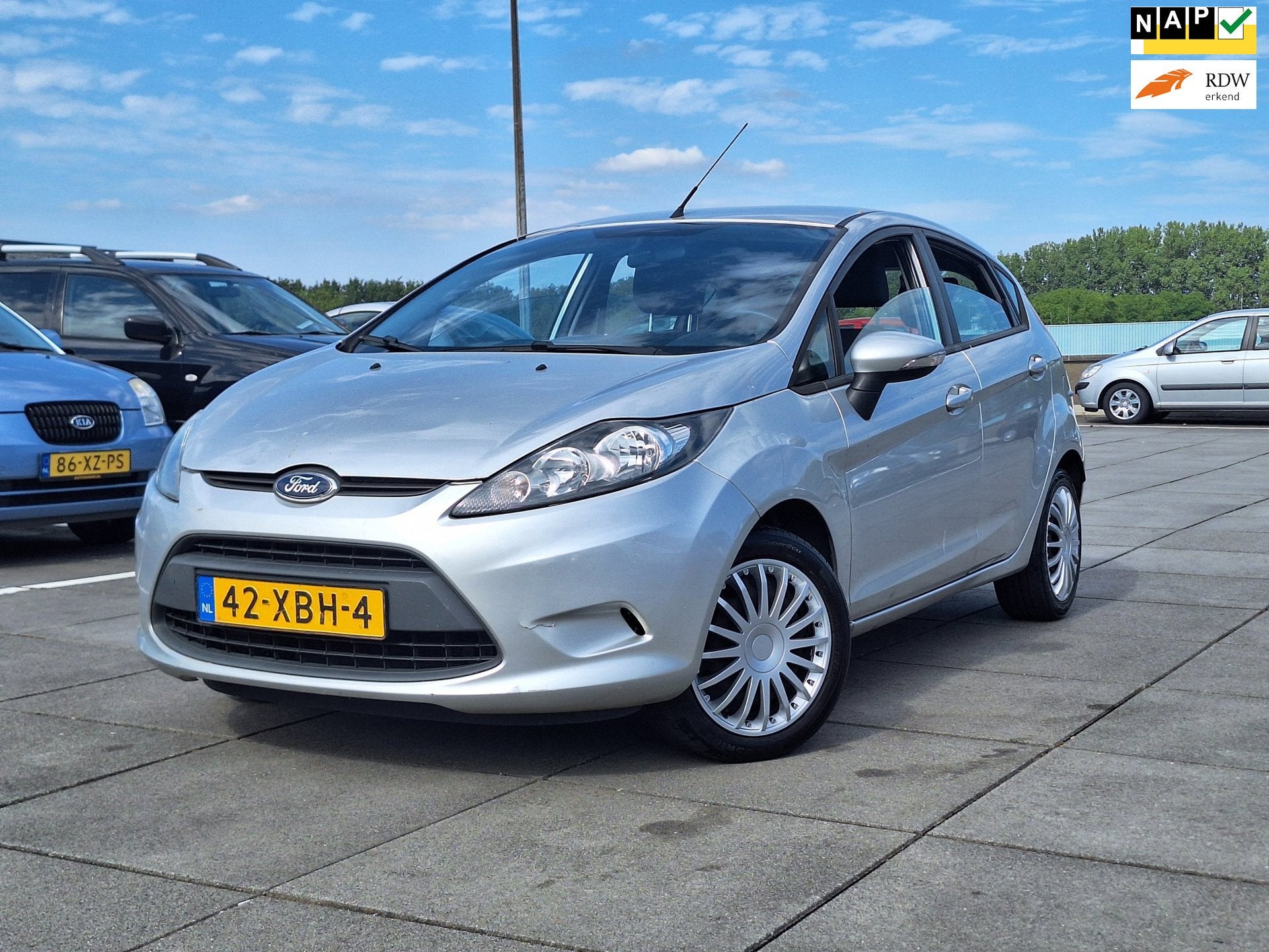 Ford Fiesta € 3849,-1.25 Champion 5drs Airco Apk 2027 Nap, Voorwielaandrijving, Stof, Gebruikt, 1242 cc