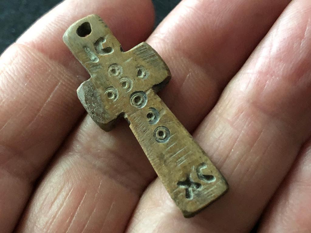 Bodemvondst Byzantijns orthodox KRUIS hanger van BOT apart, Ophalen of Verzenden