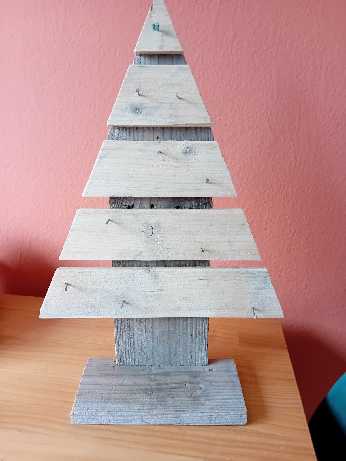 GRATIS houten kerstboompje met spijkers voor lampjes Leusden, Ophalen