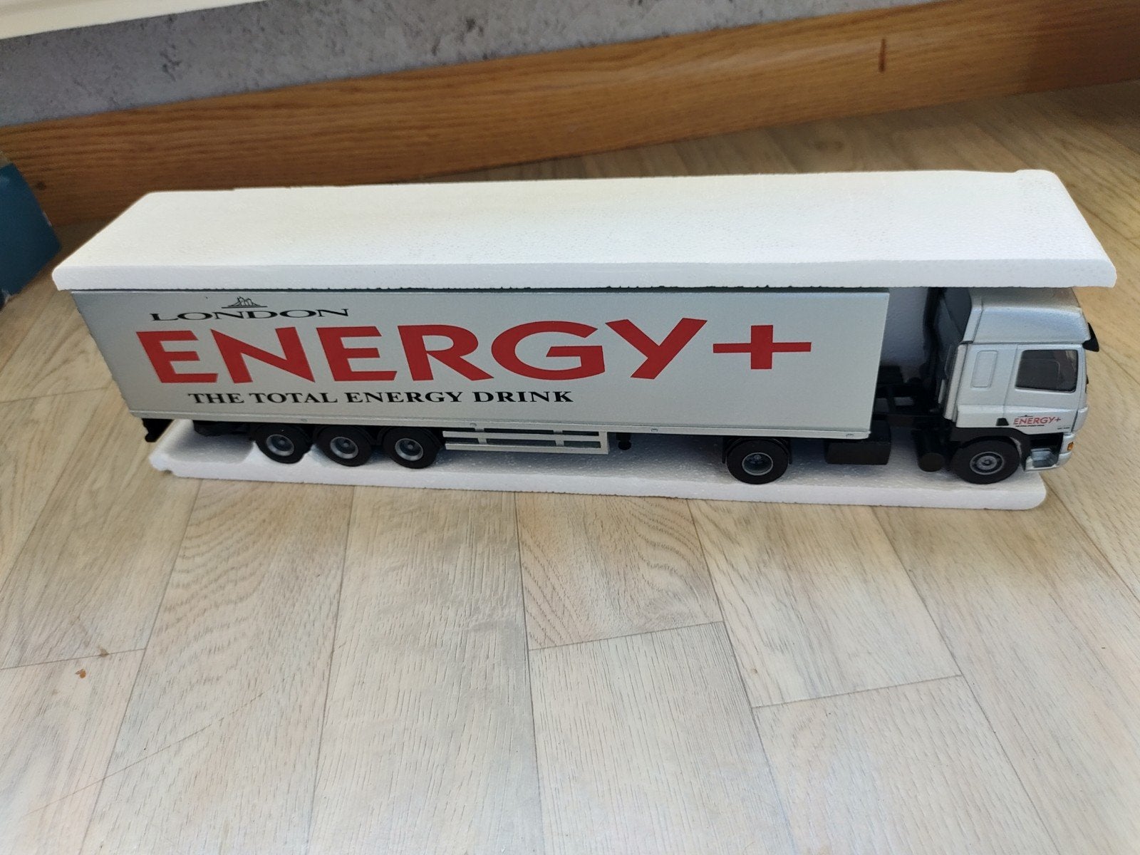 Lion-Toys London Energy+ Truck Schaal 1:50, Overige merken, 1:50 of kleiner, Ophalen of Verzenden, Zo goed als nieuw