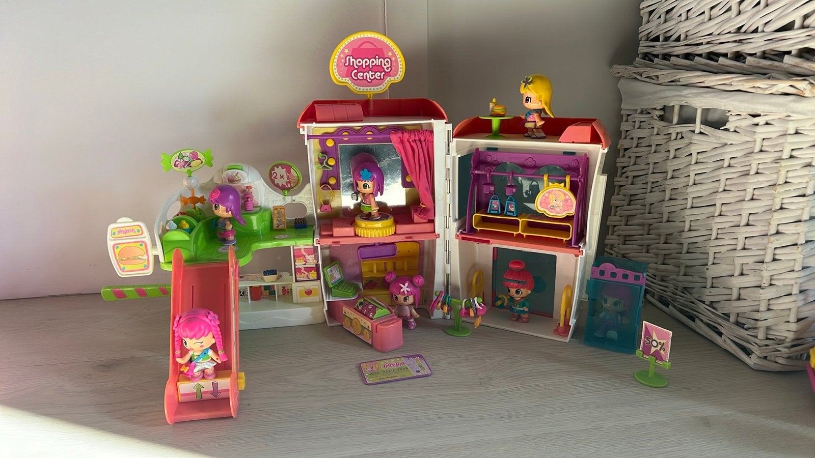 Pinypon Shopping Center met poppetjes en accessoires, Kinderen en Baby's, Ophalen of Verzenden, Zo goed als nieuw, Overige typen