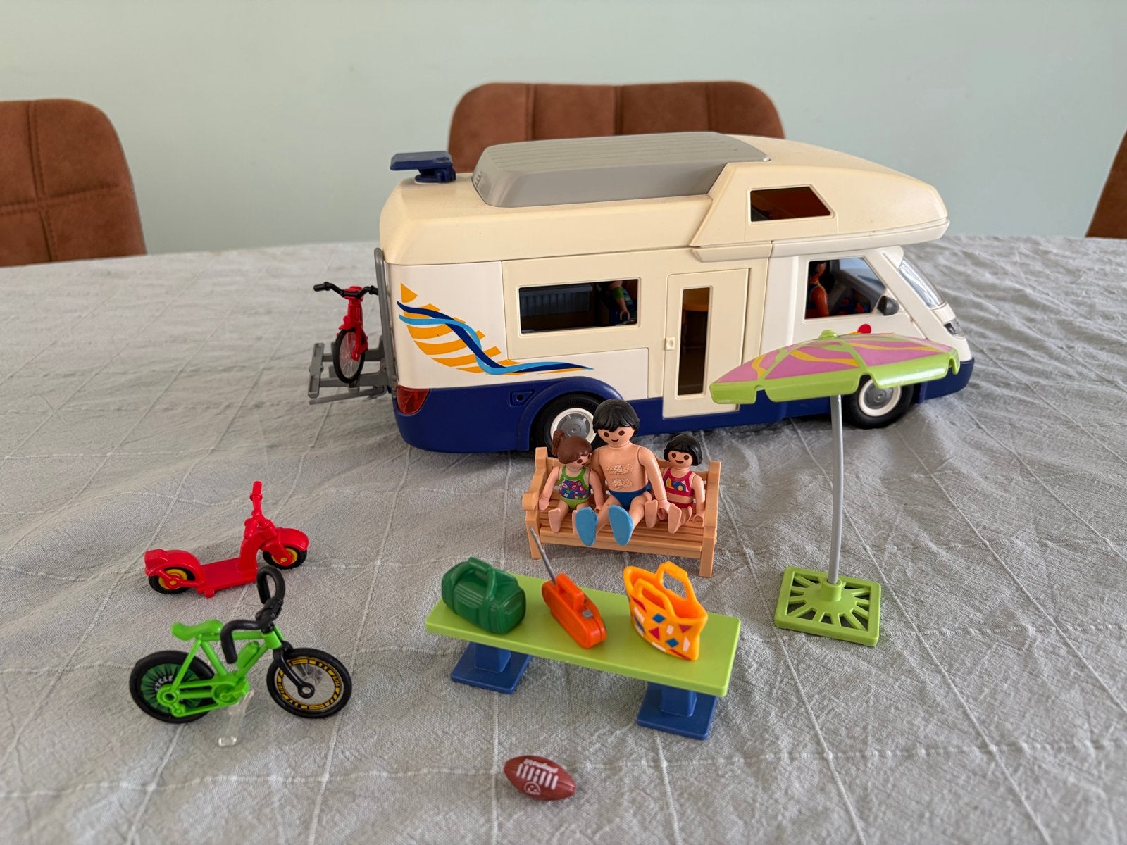 Playmobil Camper met accessoires en figuren, Kinderen en Baby's, Speelgoed | Speelgoedvoertuigen, Ophalen, Gebruikt