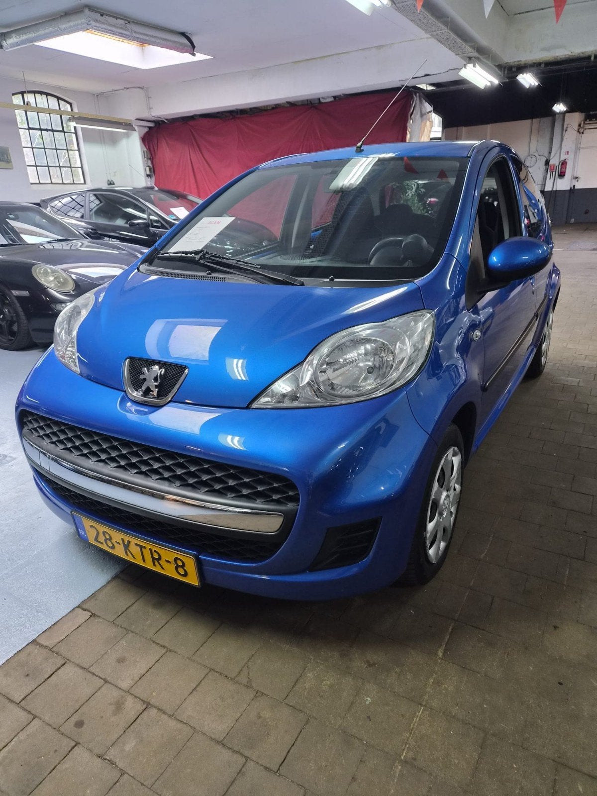 Peugeot 107 1.0 12V 5DR 2010 Blauw, Auto's, Peugeot, Voorwielaandrijving, 68 pk, Origineel Nederlands, Bedrijf