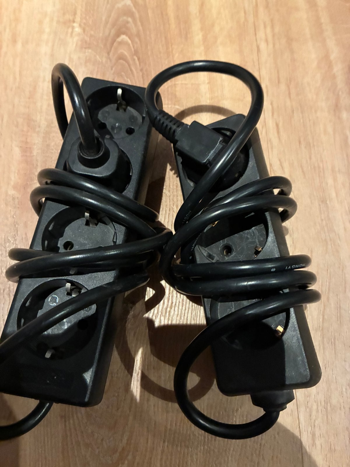 Verlengsnoeren 2 stuks 1,5 meter snoer zwart, Doe-het-zelf en Verbouw, Ophalen of Verzenden, Zo goed als nieuw, Kabel of Snoer
