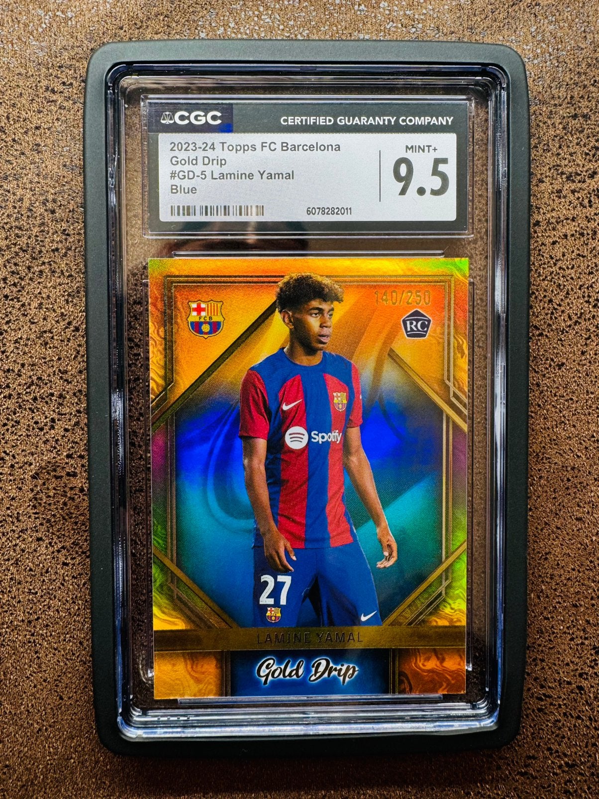 Topps CGC 9.5 Lamine Yamal Gold Drip Blue /250 RC (POP 1!), Ophalen of Verzenden, Zo goed als nieuw, Plaatje