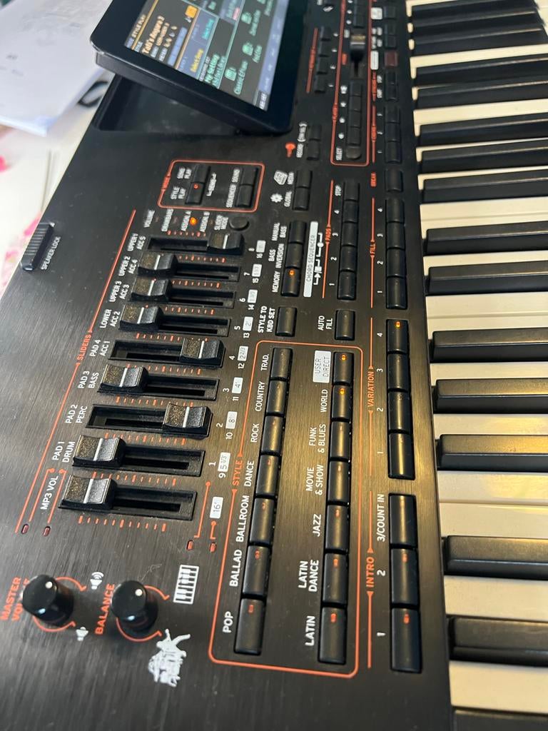 Korg PA4X + Hard Case + USB ( Tati Set), Ophalen, 61 toetsen, Korg, Zo goed als nieuw