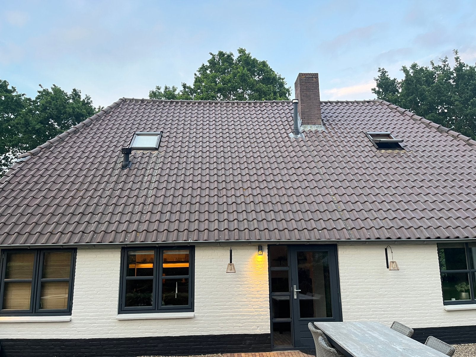 Oude klassieke rood bruine dakpannen, Doe-het-zelf en Verbouw, Ophalen, Gebruikt, Steen of Klei, 15 m² of meer