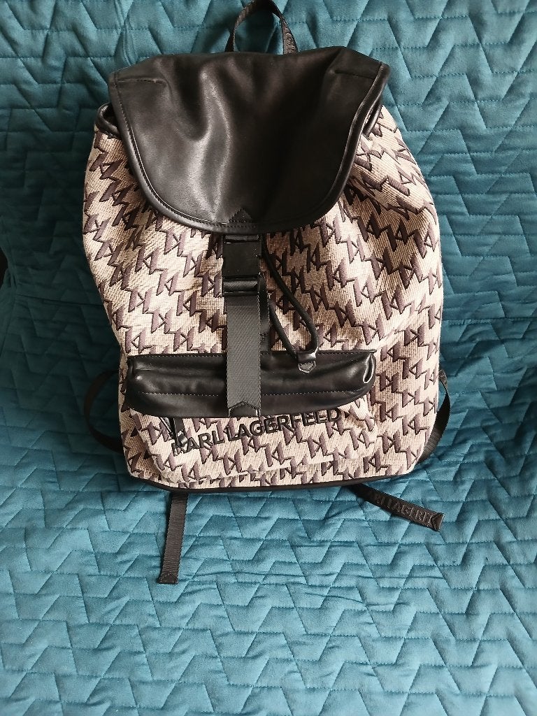 Karl lagerfeld rugtas, Ophalen of Verzenden, Zo goed als nieuw, Overige merken, 30 tot 45 cm