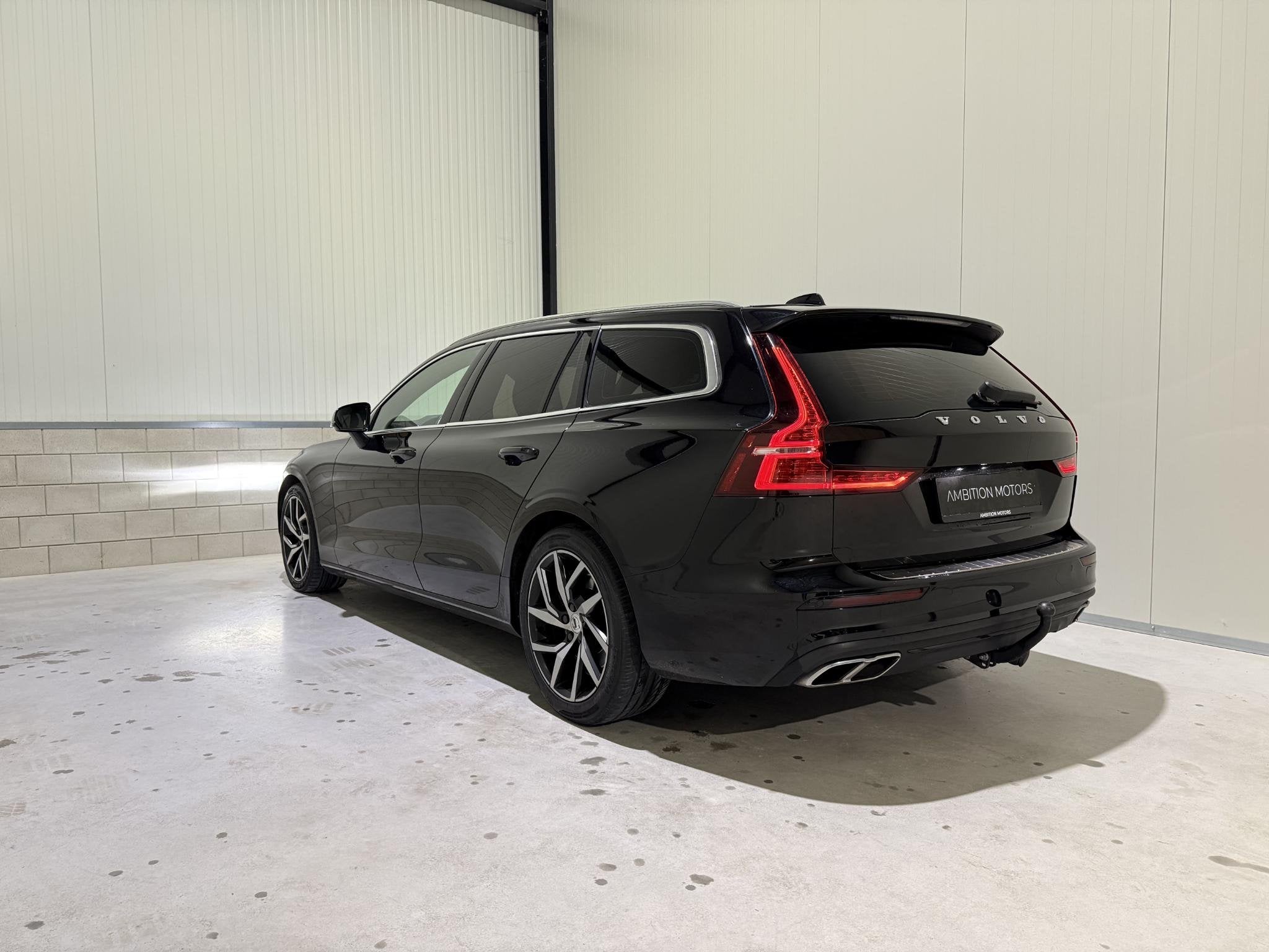 Volvo V60 2.0 T5 Momentum Virtual/Trekhaak/Elek.stoelen/Carp, Auto's, Volvo, 15 km/l, Euro 6, 4 cilinders, 1969 cc