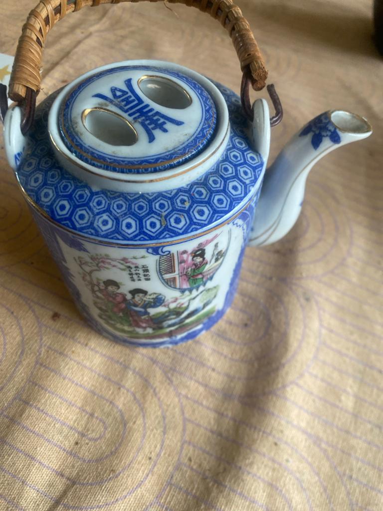 Antieke Chinese theepot met bamboe handvat, Ophalen