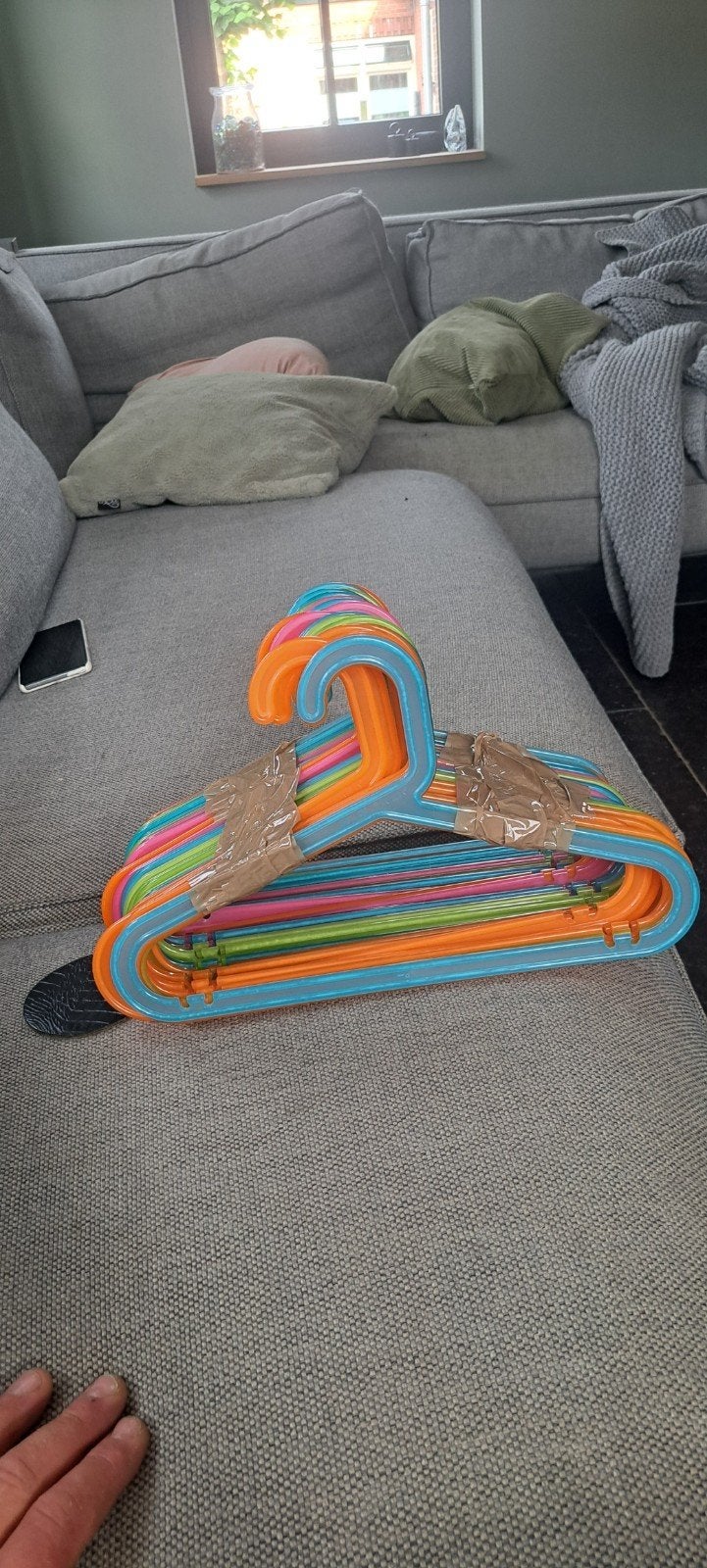 Kleerhangers, Ophalen