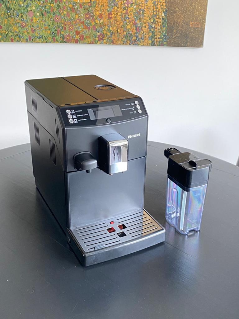 Volautomaat philips HD8834 espresso bonen koffiezetapparaat, Afneembaar waterreservoir, Gebruikt, Espresso apparaat, 10 kopjes of meer