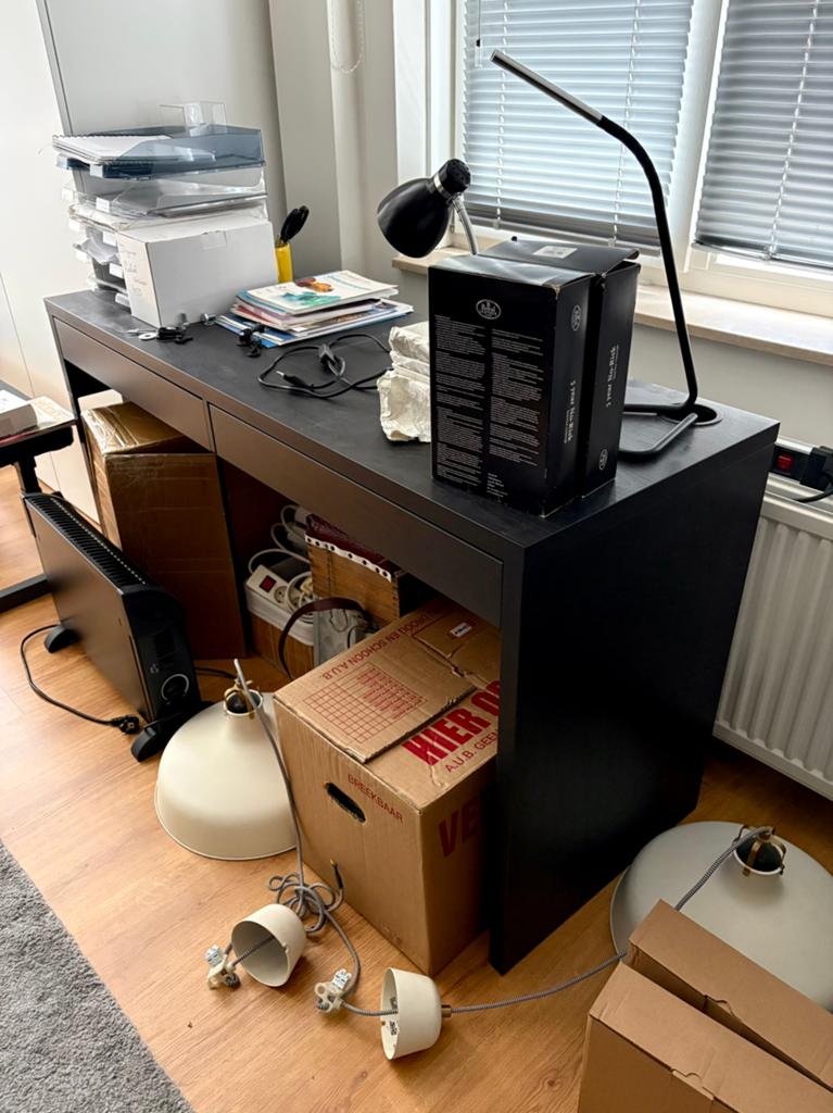 IKEA Micke bureau zwart bruin - dubbele lade, Huis en Inrichting, Kasten | Computermeubels, Ophalen, MICKE, 70 tot 120 cm, Zo goed als nieuw