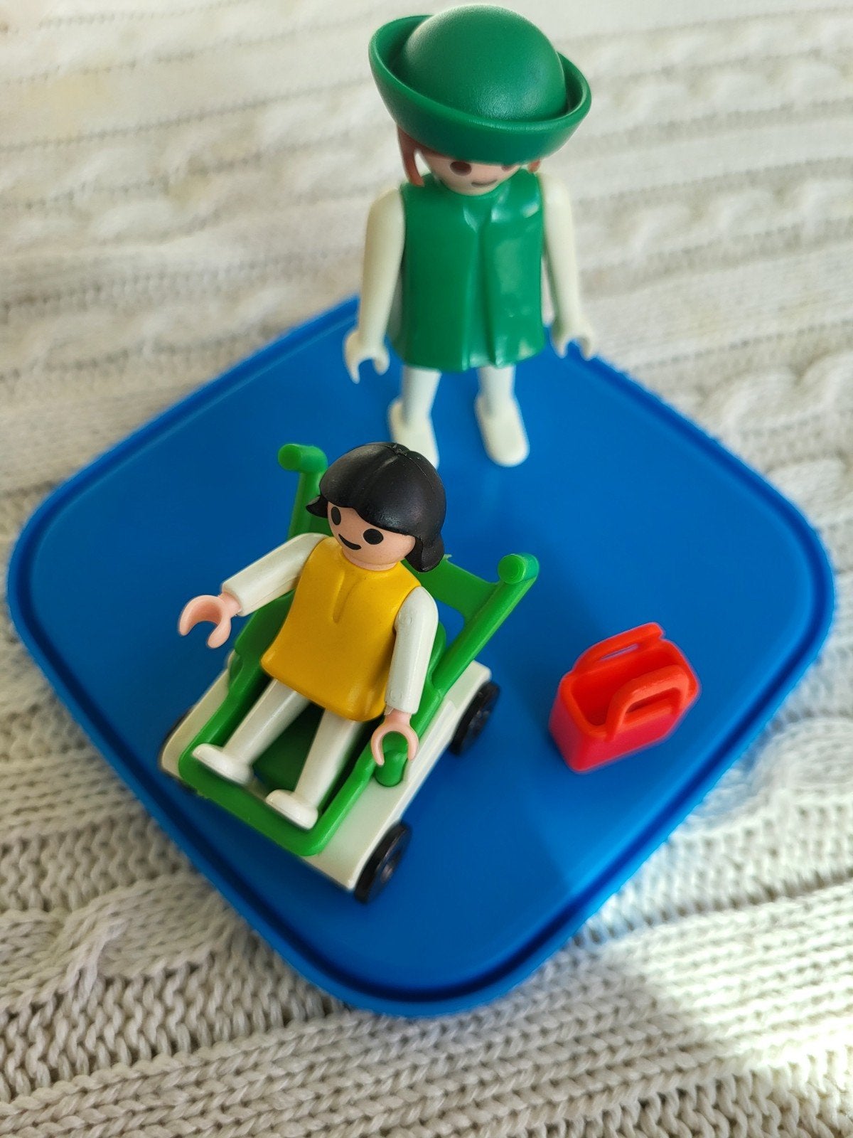 Vintage Playmobil Figuren: Meisje in kinderwagen  en moeder., Ophalen of Verzenden, Gebruikt