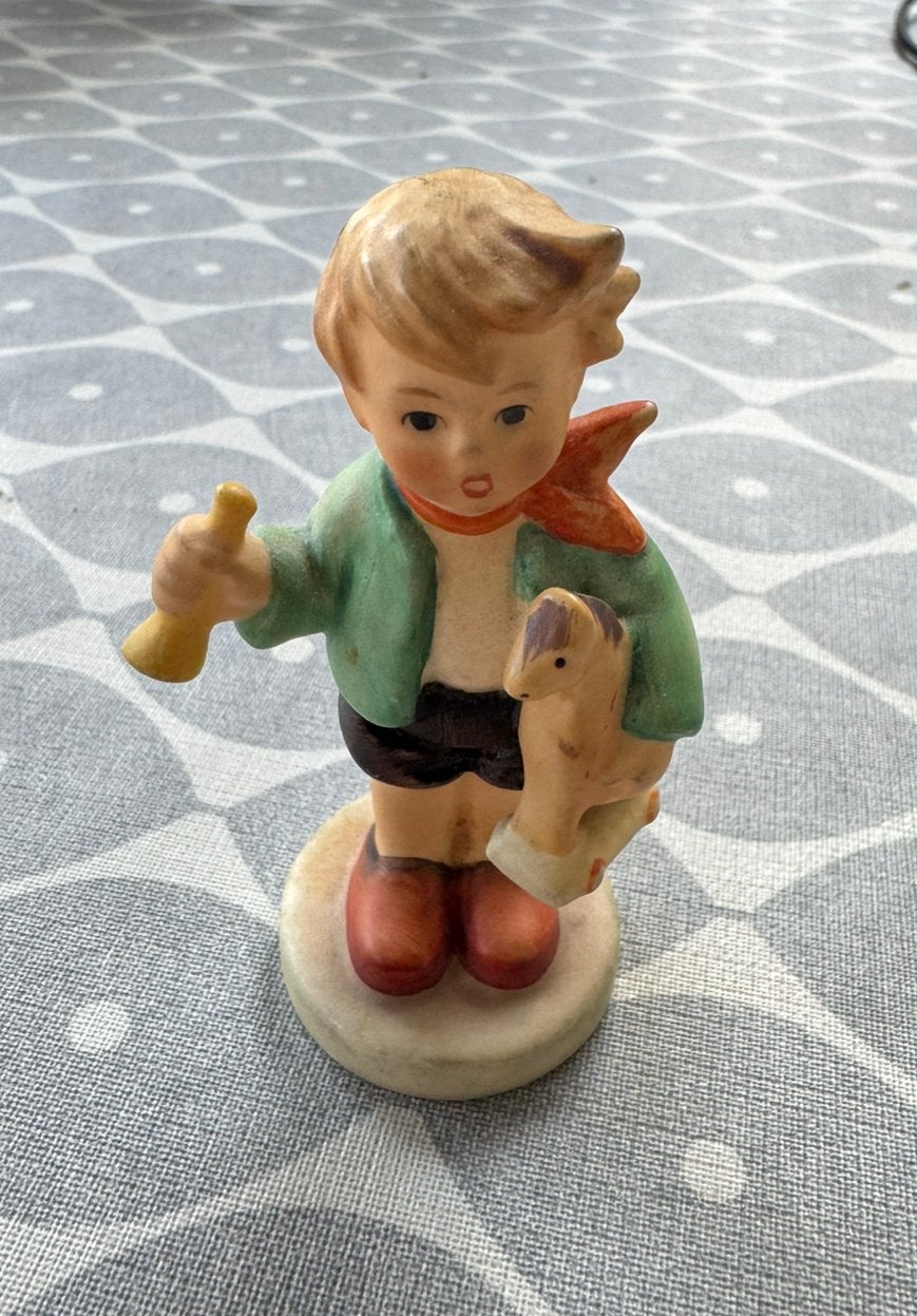 Origineel Goebel Hummel beeldje, jongen met het paard, 1967, Ophalen of Verzenden, Zo goed als nieuw, Hummel