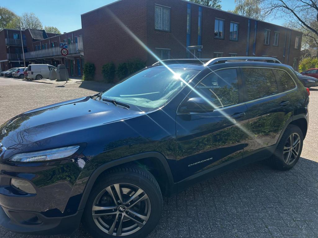 Jeep Cherokee 2.0D 125KW AWD Aut9 2014 Blauw, Automaat, 450 kg, 1956 cc, Zwart
