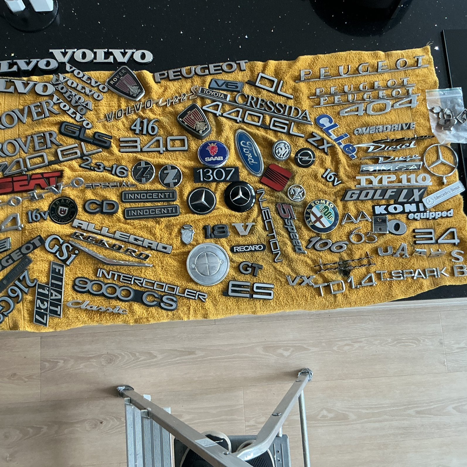 AUTO EMBLEMEN EN LOGO,S DIVERSE MERKEN OOK CHROMEN TYPENAMEN, Verzamelen, Ophalen of Verzenden, Gebruikt, Auto's