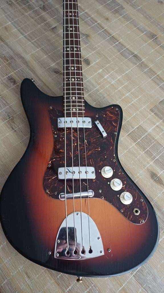 Egmond Tempest 2ebl3, Muziek en Instrumenten, Ophalen of Verzenden, Gebruikt, Solid body, Overige merken