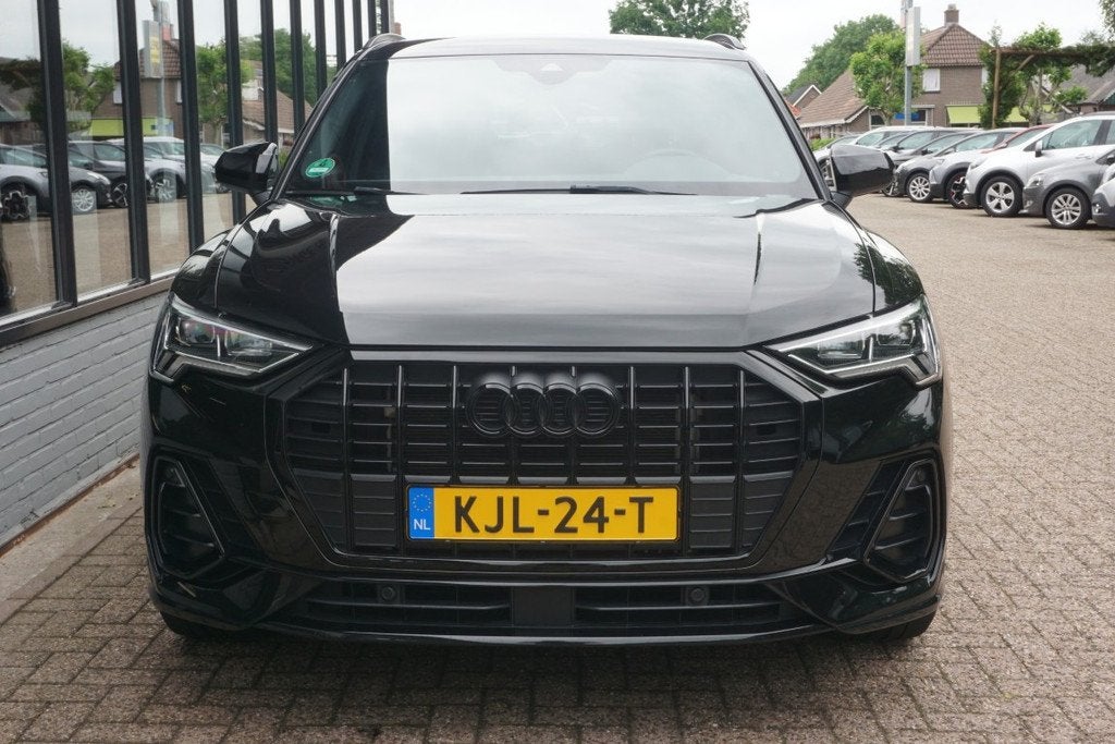Audi Q3 45 TFSI e S edition Camera/Navi/20 Inch! (bj 2021), Auto's, Audi, 12 maanden, Gebruikt, Zwart, Hybride Elektrisch/Benzine