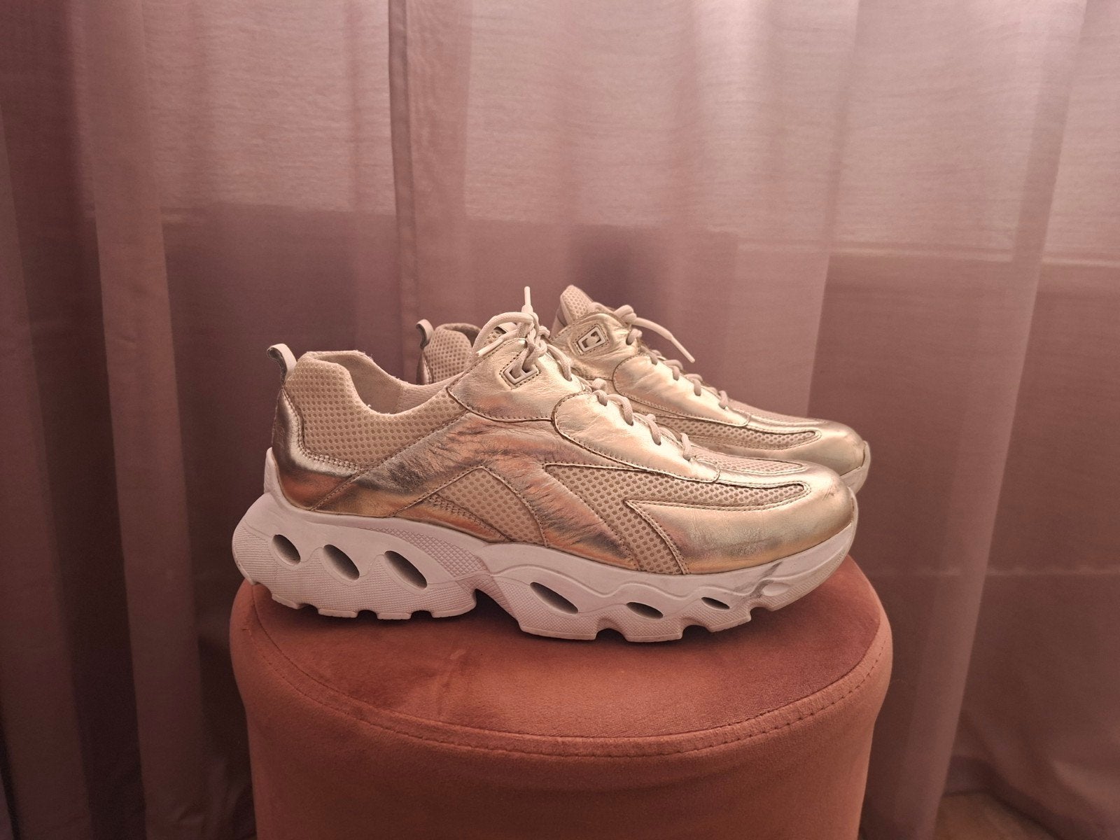 Durea sneakers goudkleurig, maat 7.5 (41) wijdetemaat k, Durea, Overige kleuren, Ophalen of Verzenden, Sneakers of Gympen