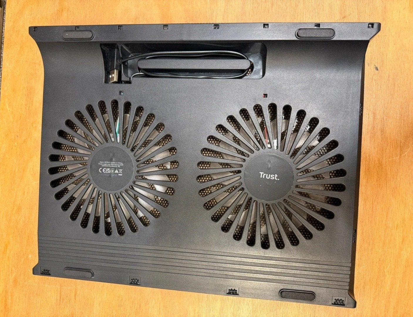 Trust Laptop Koelstandaard met 2 krachtige ventilatoren, Ophalen of Verzenden, Zo goed als nieuw, Trust