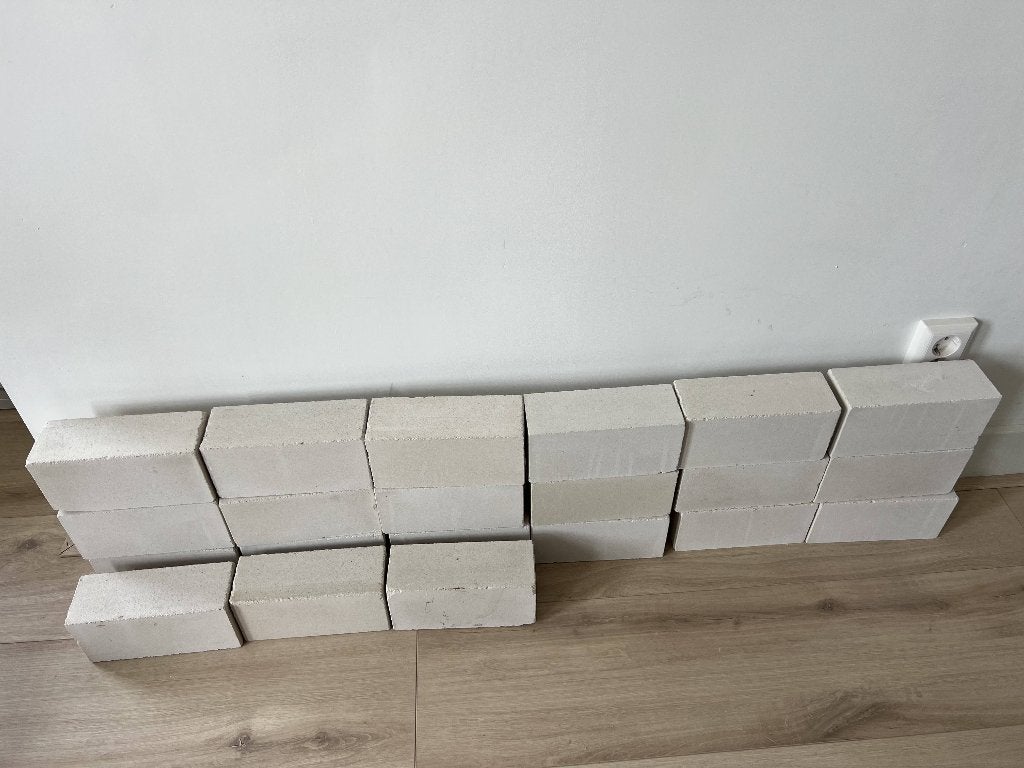 Partij Kalkzandsteen Maasformaat (21 stuks)- Ideaal voor DIY, Ophalen, Gebruikt, Kalkzandstenen