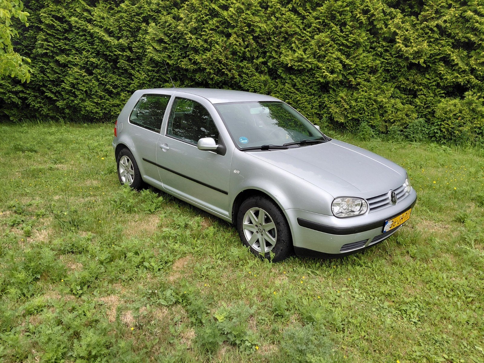 Volkswagen Golf 1.6 77KW 2002 Grijs, Voorwielaandrijving, 4 cilinders, 49 €/maand, 1200 kg
