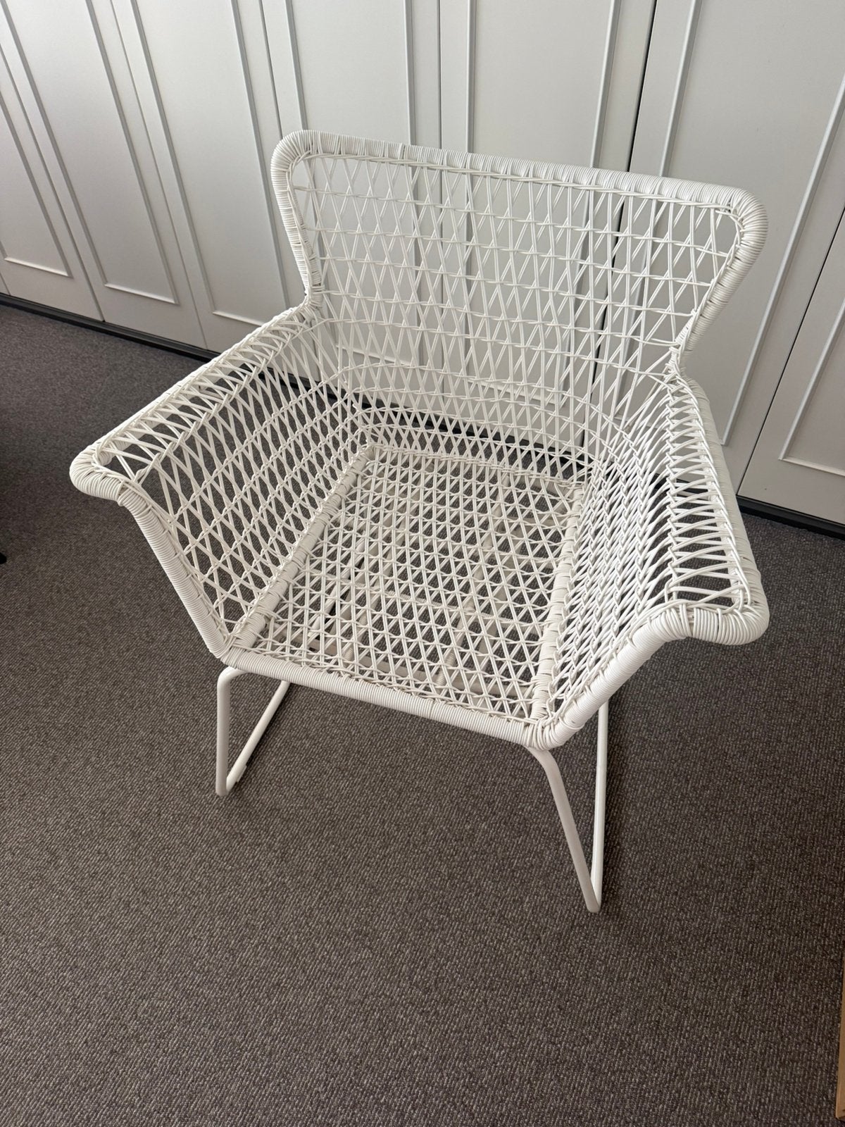 IKEA HÖGSTEN tuinstoel wit - ZGAN, Tuin en Terras, Tuinstoelen, Ophalen, Zo goed als nieuw, Rotan