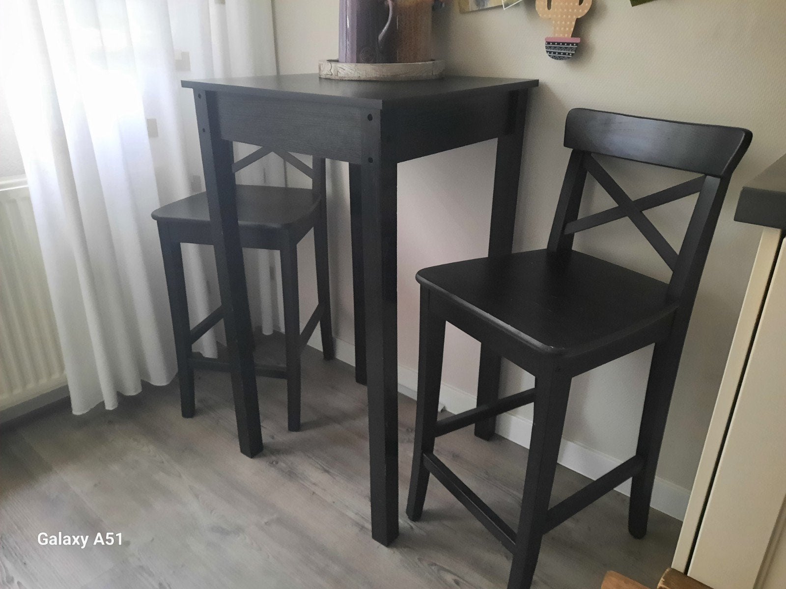Zwarte bartafel met 2 barkrukken, Ophalen, Gebruikt, 90 cm of meer, Hout