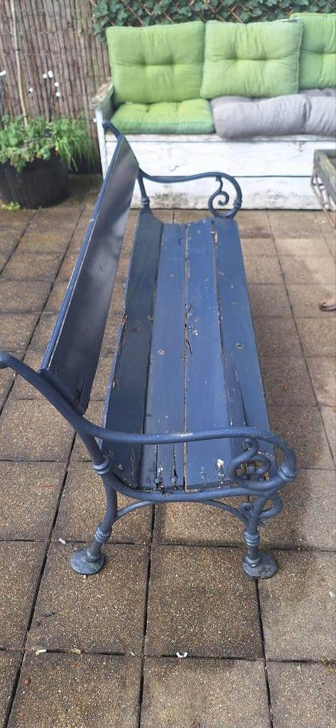 Vintage tuinbank met gietijzeren frame
(opknapper), Ophalen, Gebruikt, Hout