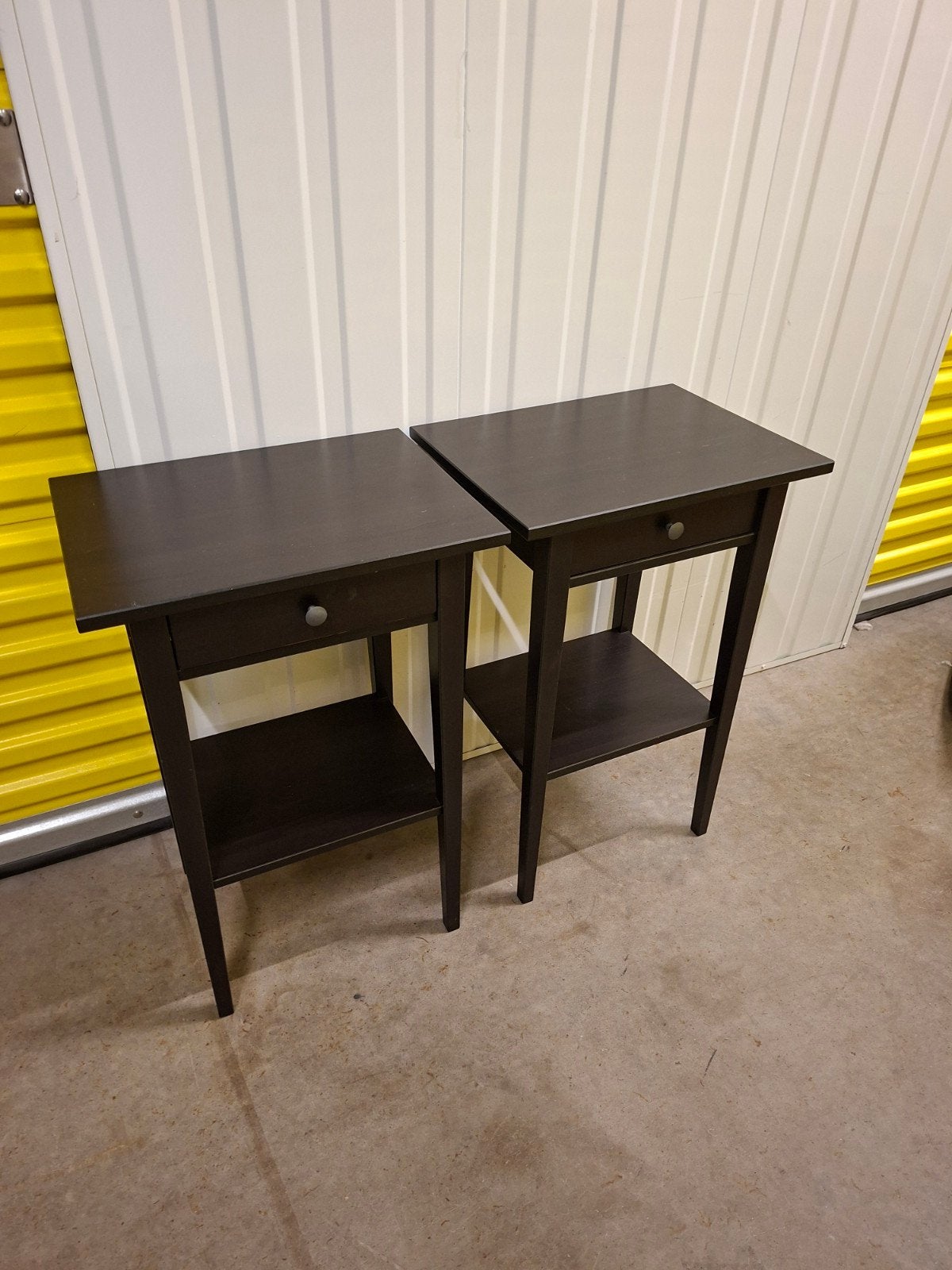 IKEA Hemnes nachtkastjes - zwartbruin (2 stuks), Ophalen, Minder dan 55 cm, Zo goed als nieuw, Modern