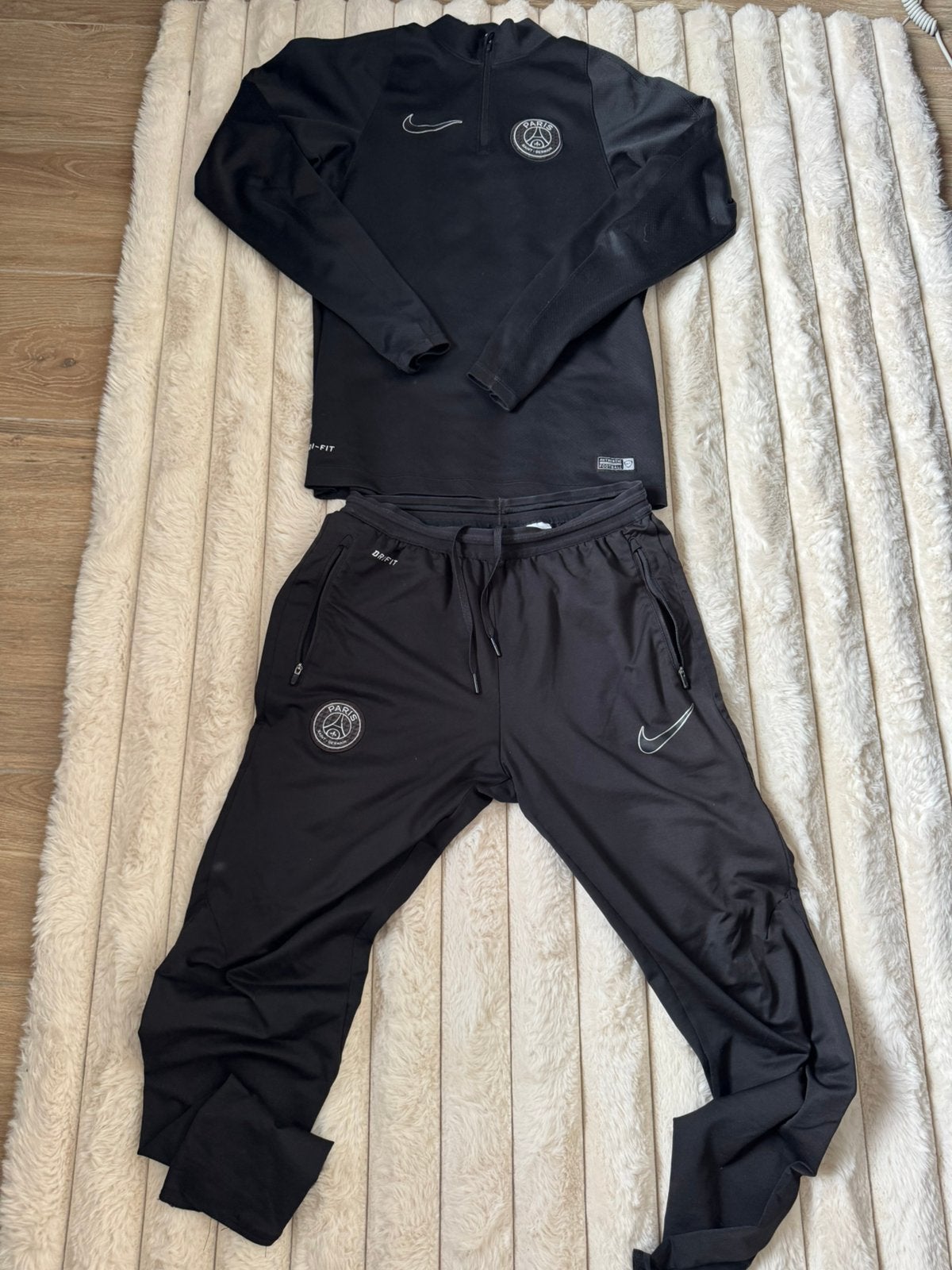 Trainingspak nike psg zwart maat s origineel, Ophalen of Verzenden, Zo goed als nieuw, Maat 46 (S) of kleiner