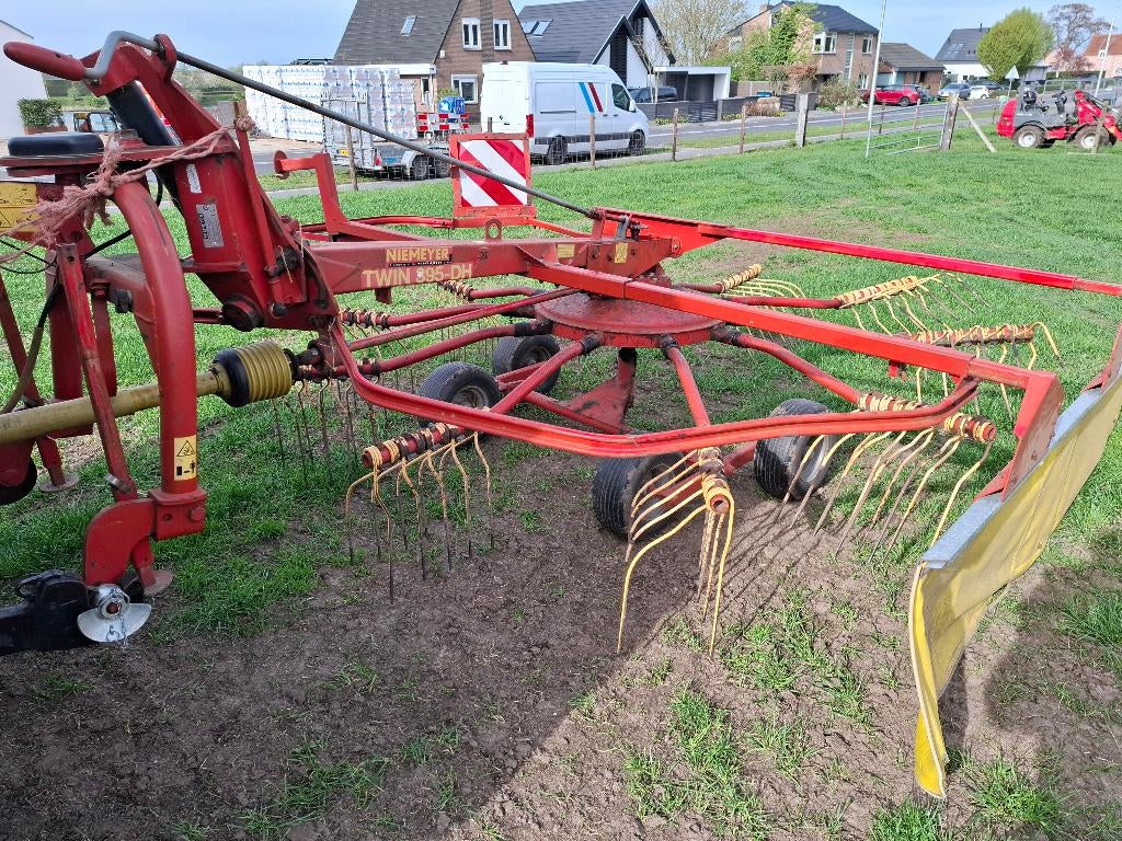 Niemeyer twin 395, Ophalen, Veehouderij, Weidebouw