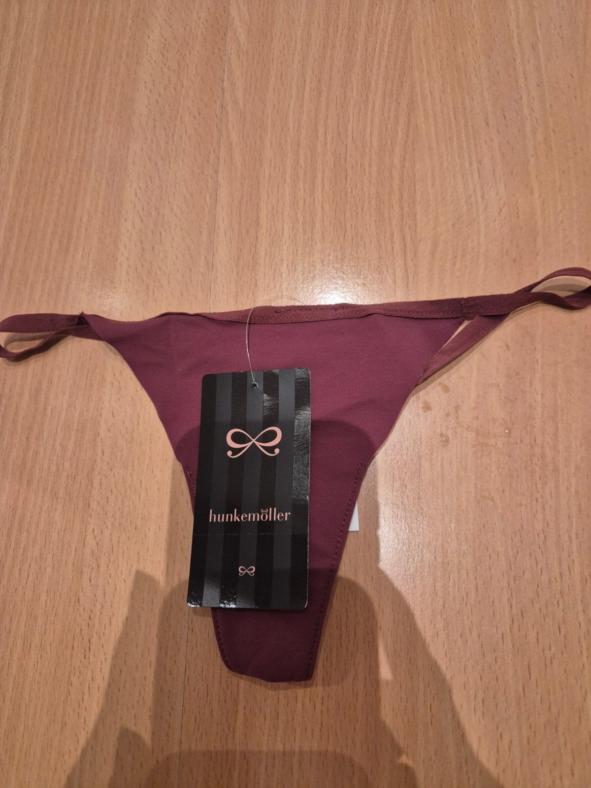 Hunkemöller Invisible String Windsor Wine, Hunkemöller, Ophalen of Verzenden, Rood, String