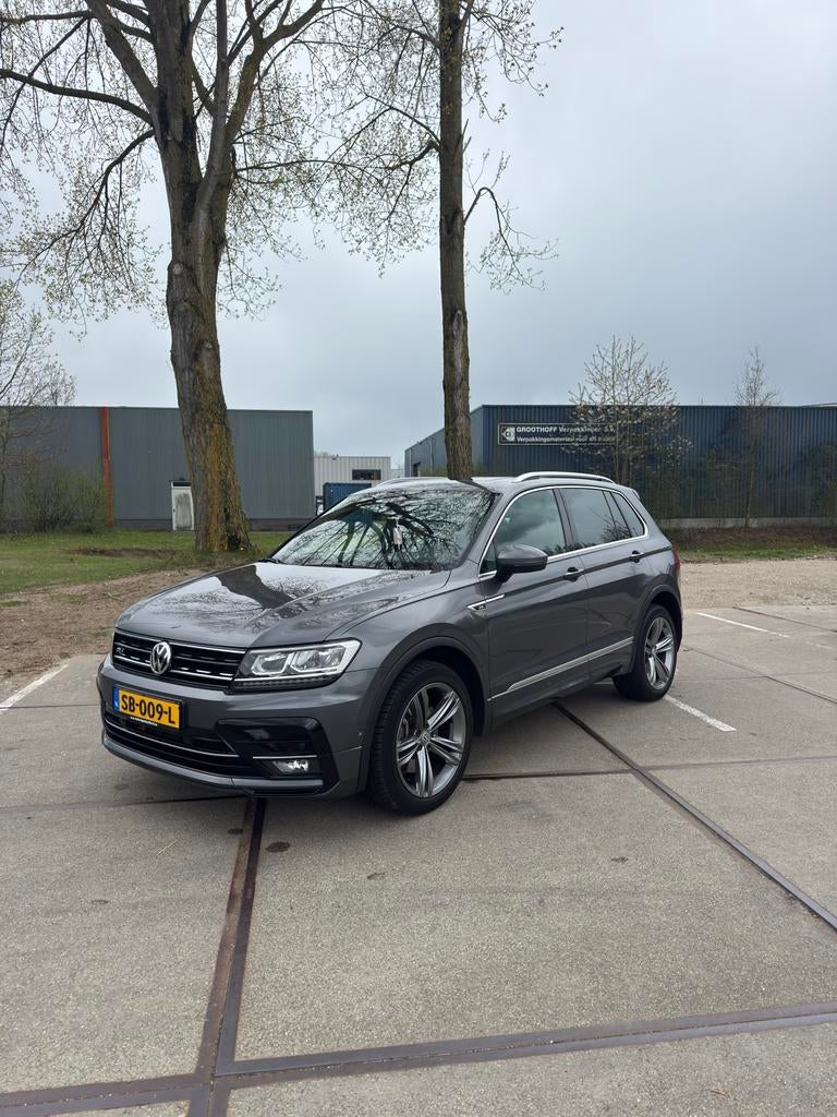 Volkswagen Tiguan 2.0 TSI 220pk 4MOTION PANO R-LINE DSG 2018, 4 cilinders, 1984 cc, 2500 kg, Vierwielaandrijving
